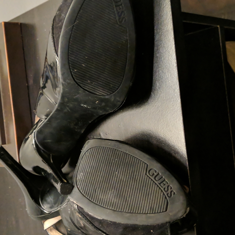 Guess black heels size 8 1/2 - Picture 2 of 5